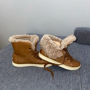 UGG Womens Croft Luxe Quilt Chestnut Sneaker